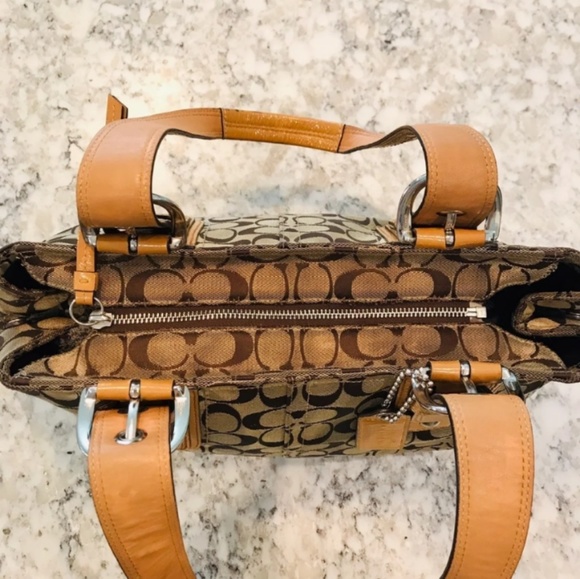 Coach purse - Picture 2 of 4